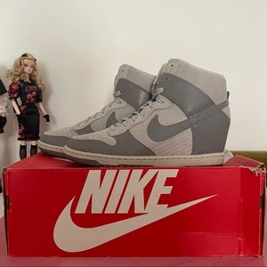 Nike women’s sky hi canyon gray